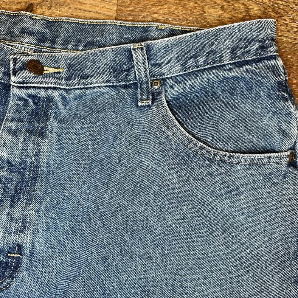 Wrangler Mens Jeans Tag 40x30 Actual 42x30 Relaxed Fit 100% Cotton Blue